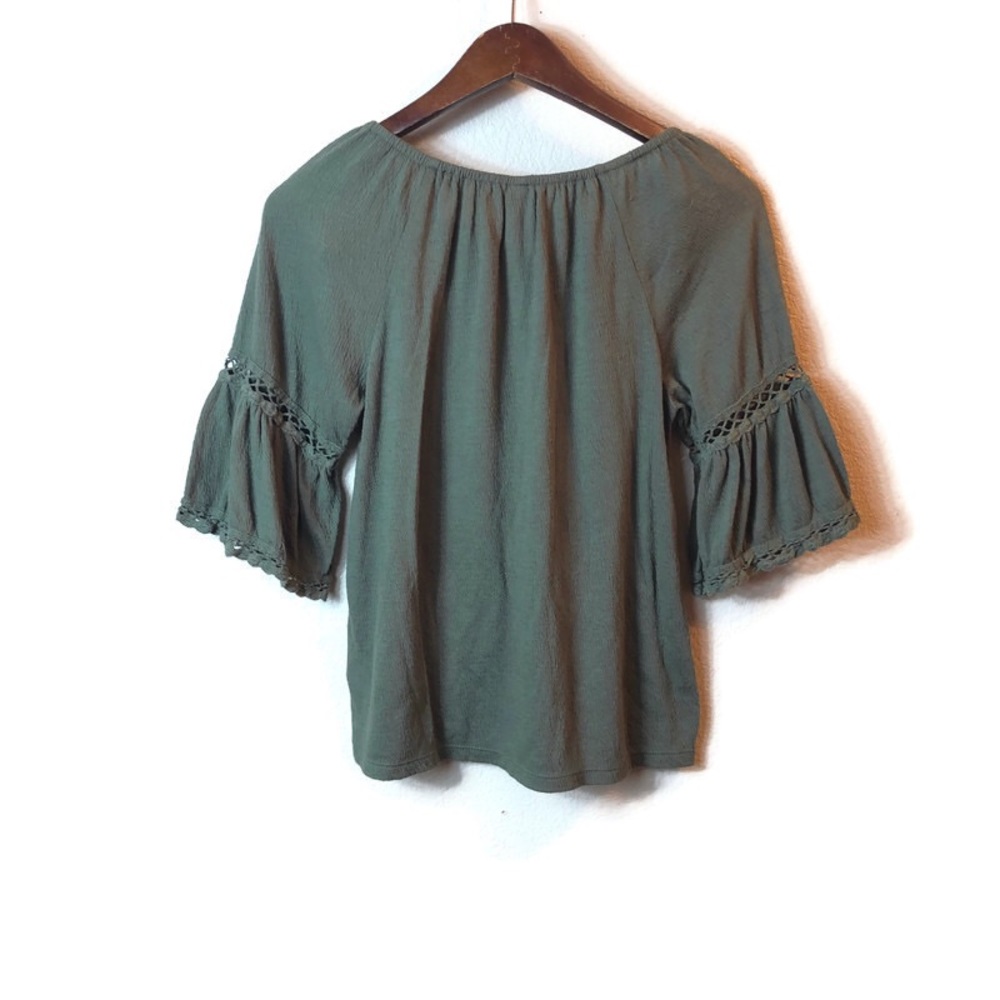 🛍 Old Navy Green Plum Blouse - Picture 2 of 6